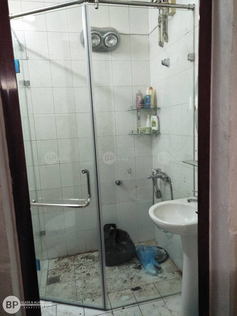 Lắp vách tắm kính cho nhà anh Dũng 22 Nguyễn Huy Tưởng